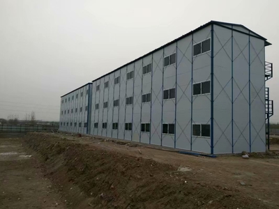 山東泰安市岱岳區(qū)活動板房工地工廠設(shè)施巖棉彩鋼防火保溫